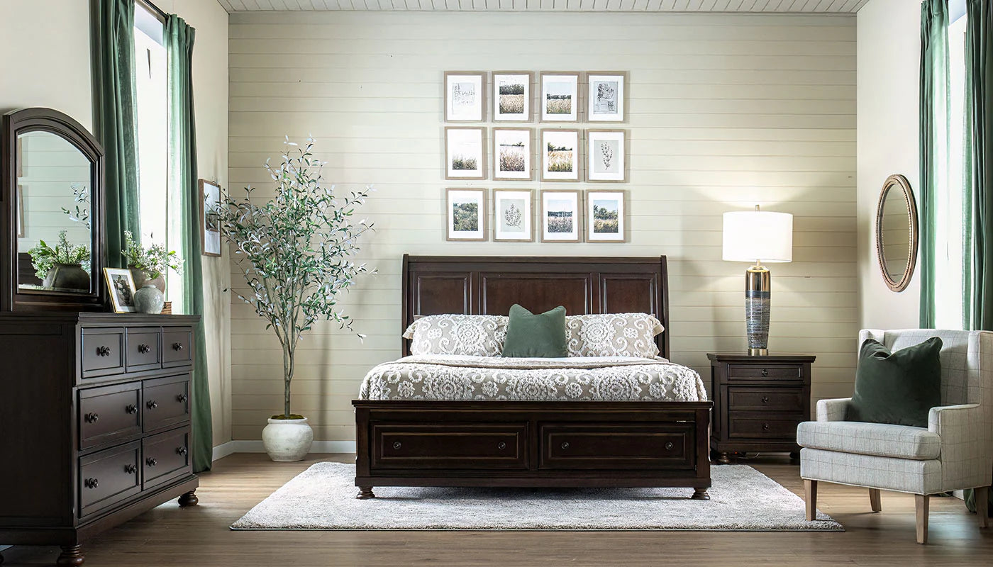 St. James Queen Set