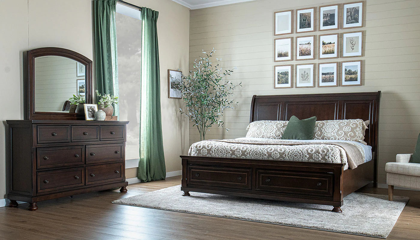 St. James Queen Set